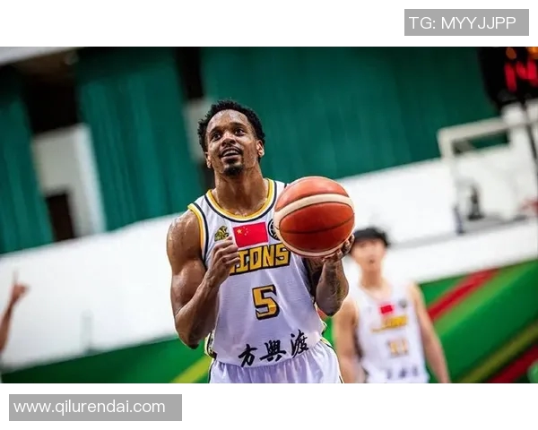 巴里-布朗赛季末期CBA表现持续高涨,成为球队绝对核心力量 巴里-布朗赛季末期CBA表现持续高涨,成为球队绝对核心力量